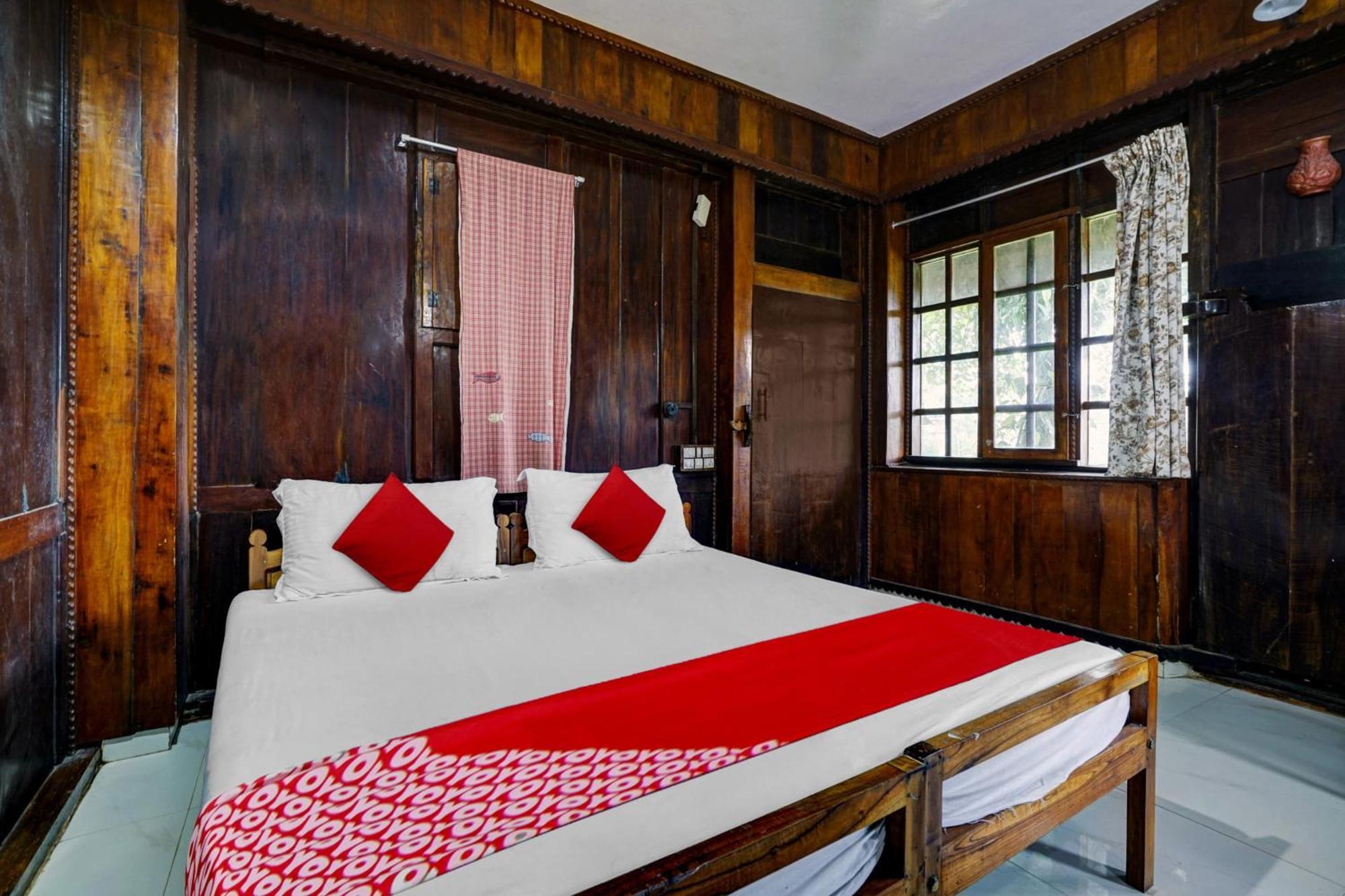 Oyo Flagship Meadow View Inn เทกคาดี ภายนอก รูปภาพ