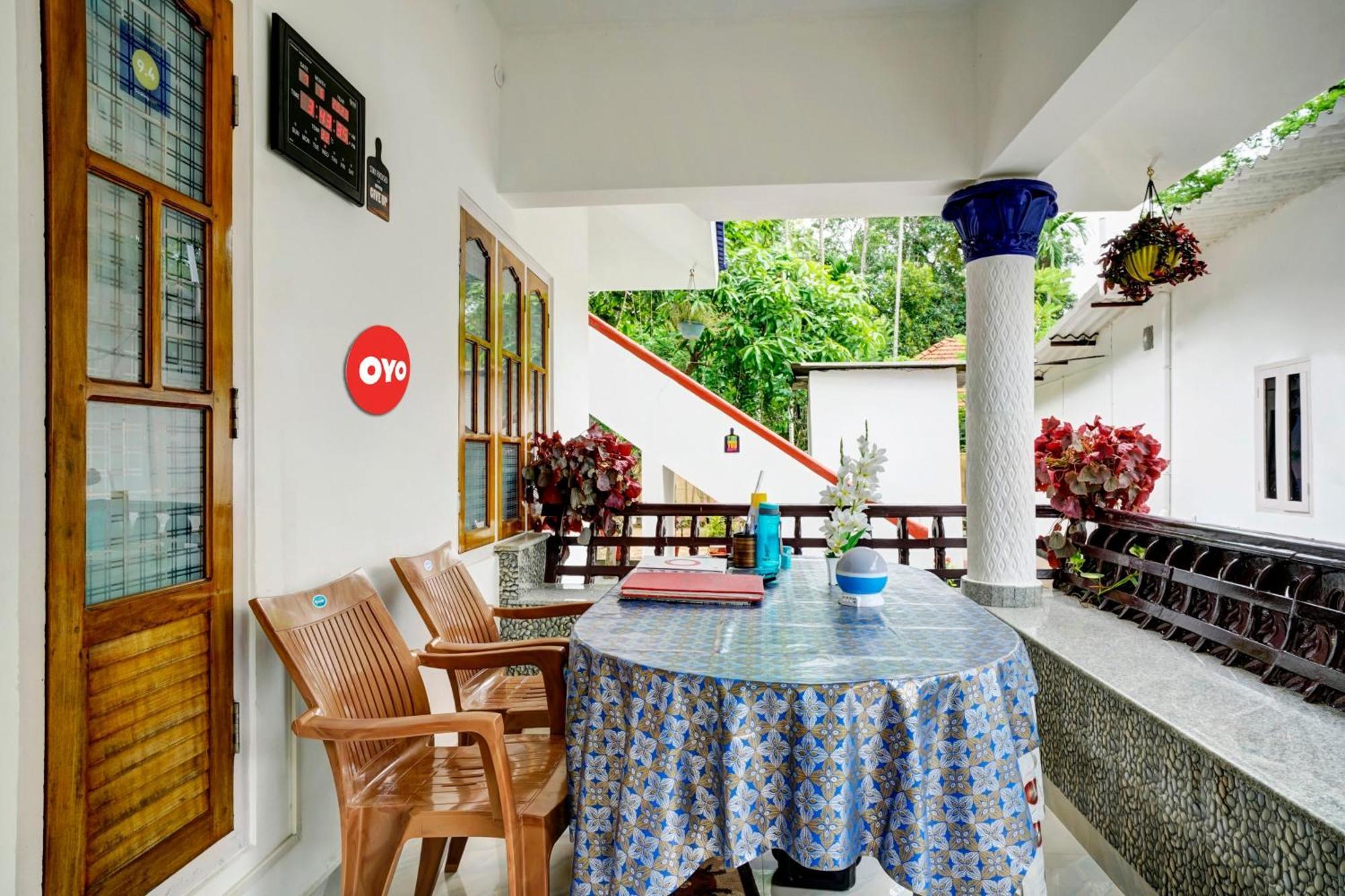 Oyo Flagship Meadow View Inn เทกคาดี ภายนอก รูปภาพ
