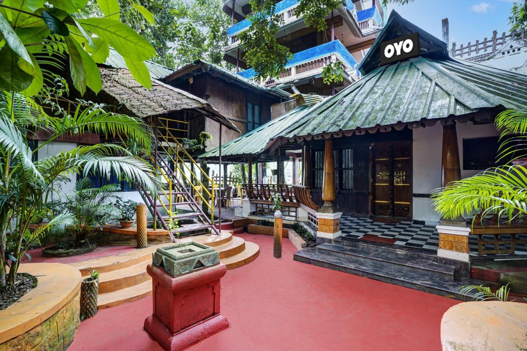 Oyo Flagship Meadow View Inn เทกคาดี ภายนอก รูปภาพ